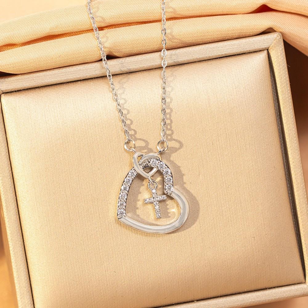 Elegant Heart-Shaped Zirconia Cross Titanium Steel Necklace for Women - Fashionable and Versatile Clavicle Chain
