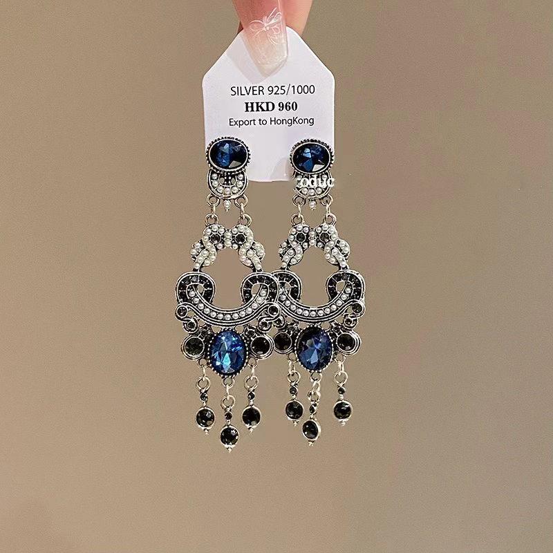 

Silver Needle Diamond Oval Pearl Fringed Earrings Light Luxury Premium Earrings French Court Style Exquisite Versatile Earrings