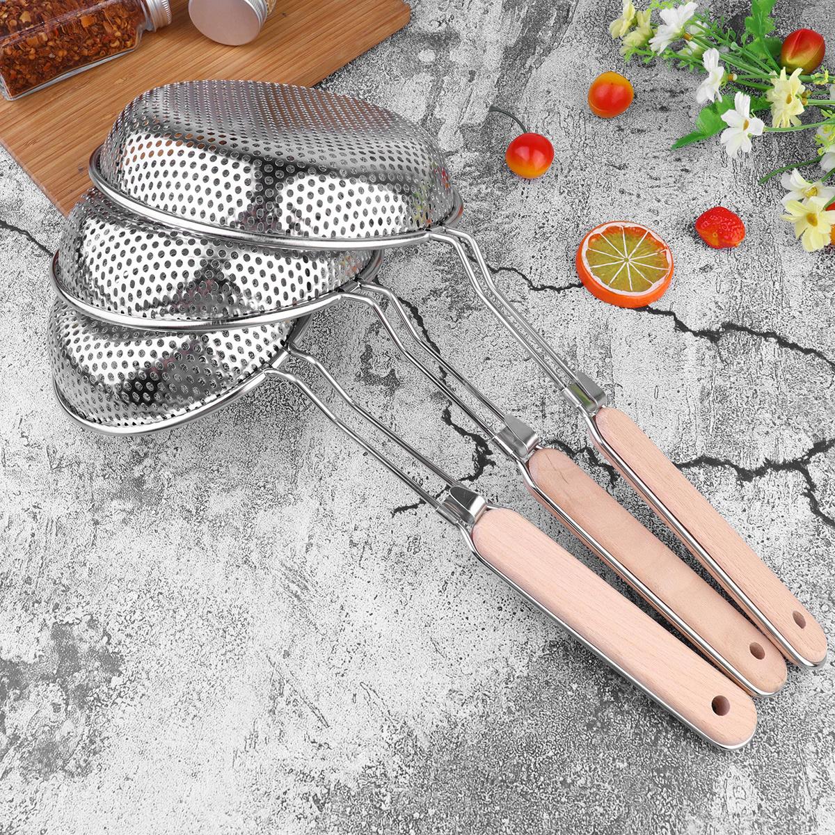 

Stainless Steel Strainer 14cm Wooden Handle Food Serving Skimmer Hot Oil Separation Suitable for Home Hotel Kitchen 37X14X4CM