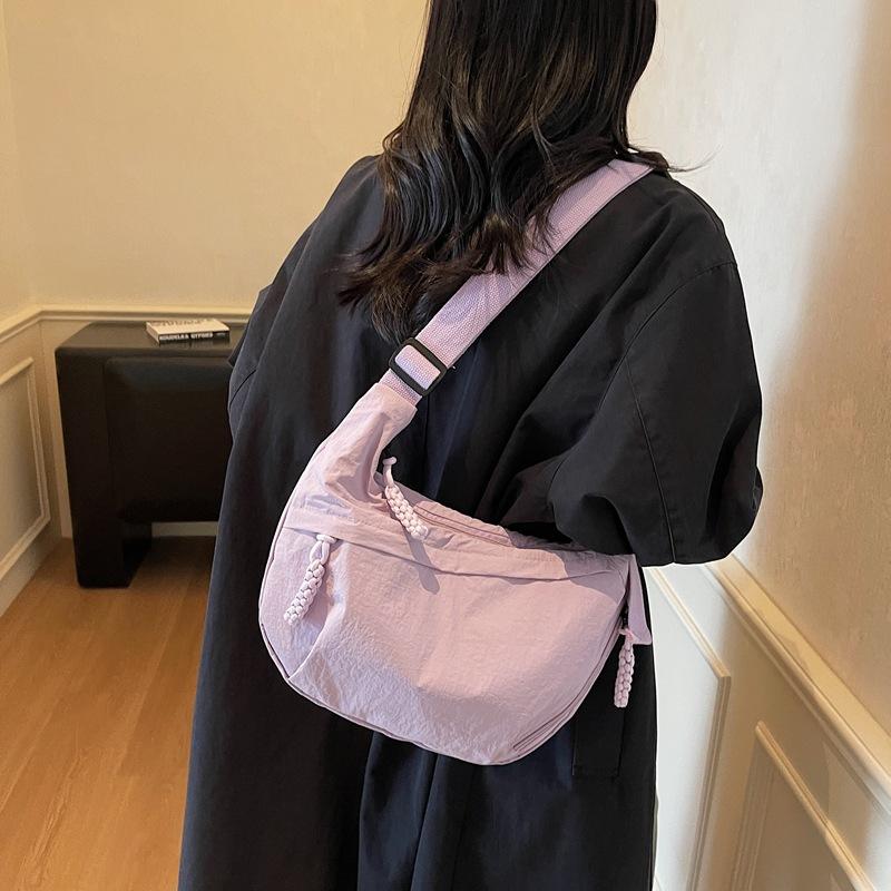 Nylon Messenger Bag Women's Simple Large Capacity 2025 Summer New Shoulder Bag Design Sense Niche Solid Color Dumpling Bag