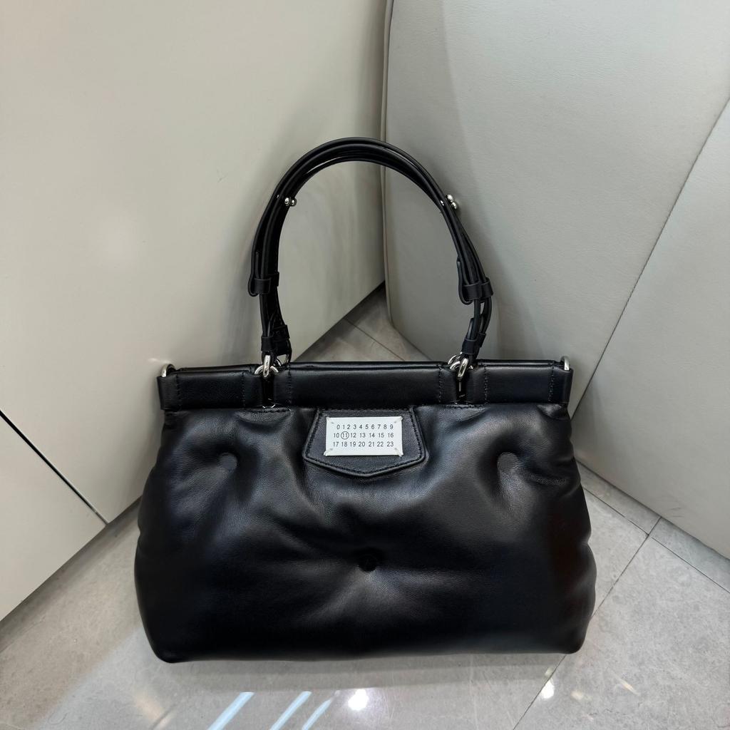 2026 Zahraniční obchod Ovčí kůže Polštářová taška Velká kapacita Módní Všestranná Měkká taška jako oblak Tote Přenosná Večerní taška Ženy