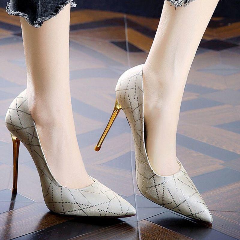 

Европа и Соединенные Штаты Сексуальные Стразы Знаменитости Стиль Французские Туфли На Высоком Каблуке Женские Весна и Лето Заостренные Тонкие Туфли Для Банкета 40 белый