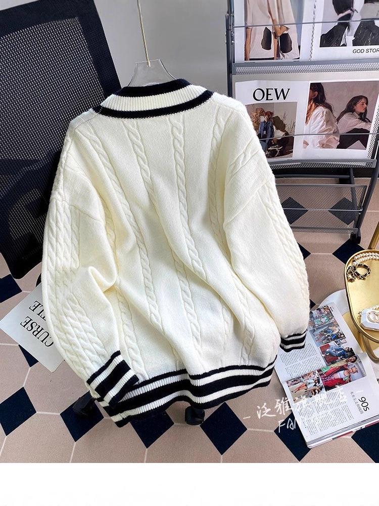 Dámský pletený kardigan střední délky v kolejním stylu - Kolekce Podzim/Zima 2025