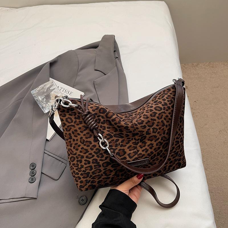 

Корейская версия литературного и художественного тренда, большая вместительная сумка с леопардовым принтом, женская, 2025, новая, модная, сумка-тоут, повседневная на плечо, сумка-мессенджер цветной печати леопарда