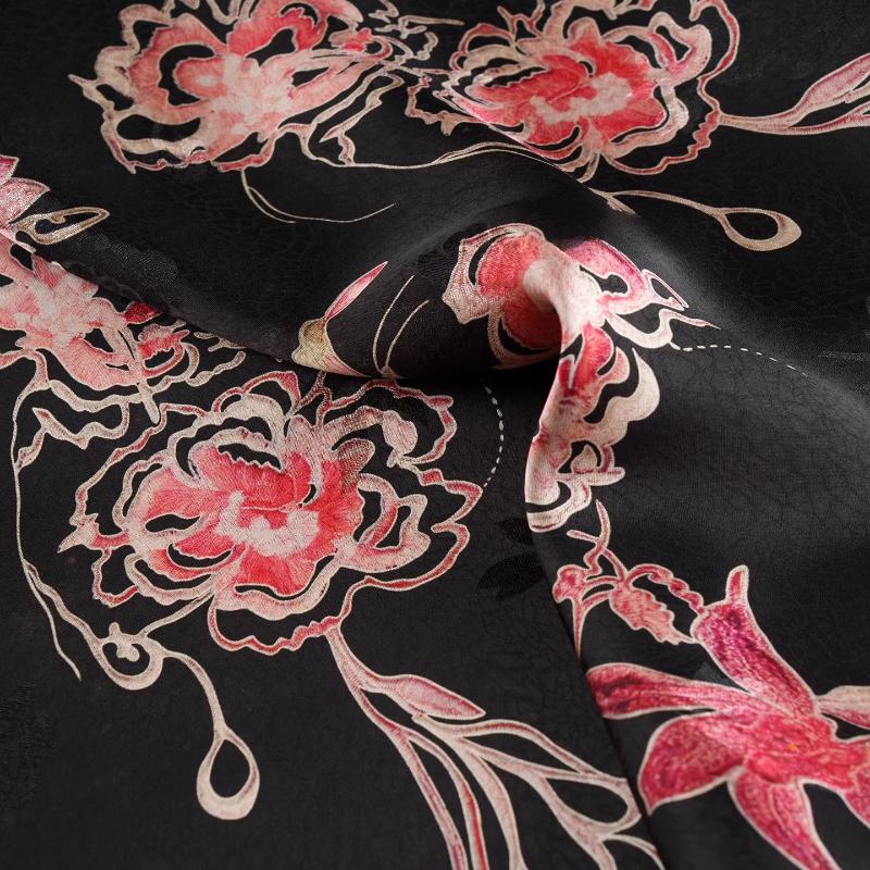 Brocade Černý Motýl Květinový Vzor Žakárová Látka Ražená Látka Materiál na Šití pro Kutily Šaty Cheongsam Saténová Látka na Oděvy