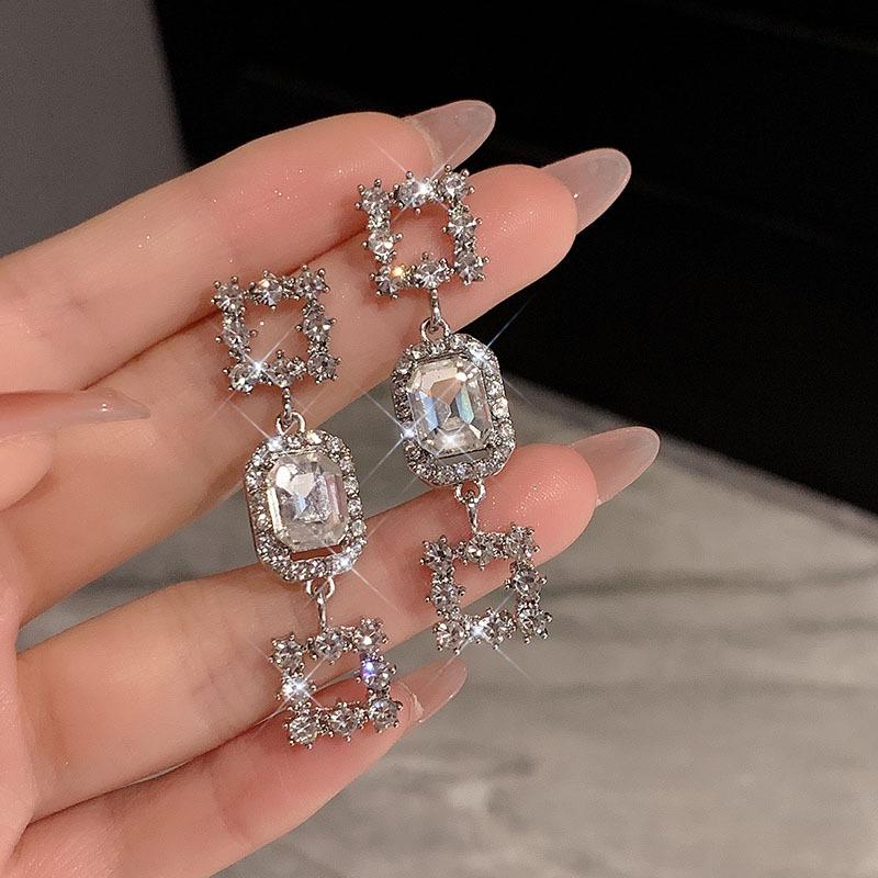 French Retro Zircon Pearl Stud Earrings - Elegant, Versatile Light Luxury Design for Women