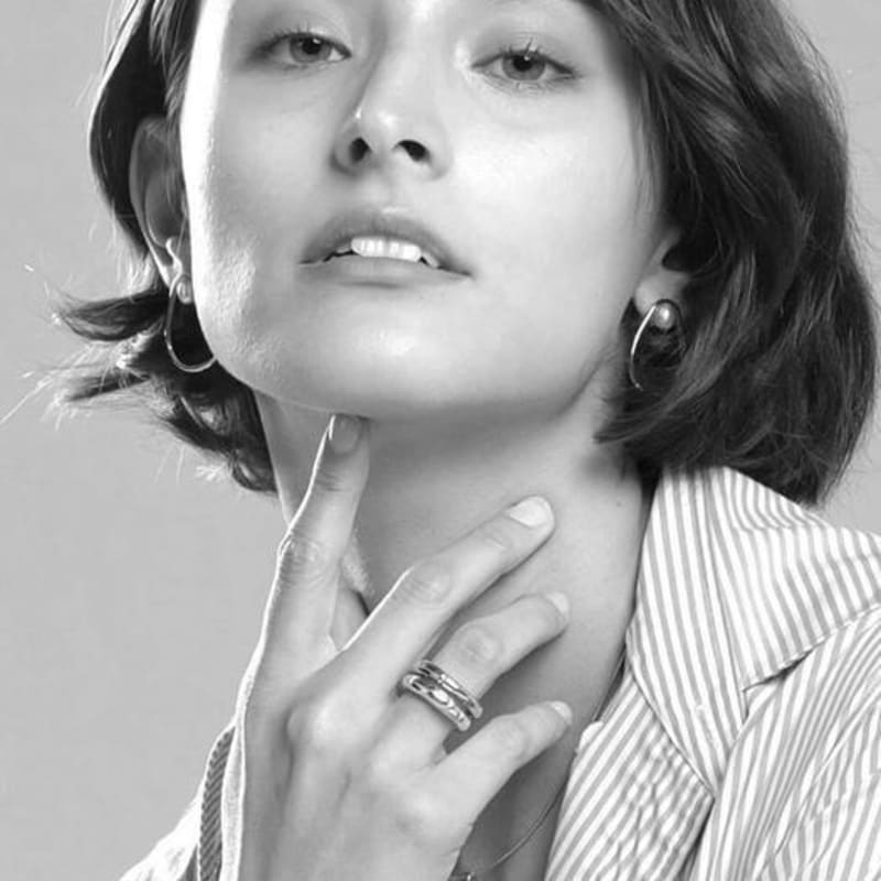 Sophy Rouge Movement Wave Freshwater White Gold Earrings