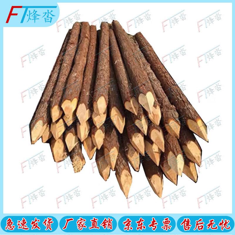 Ostré kolíky z borovicového dřeva