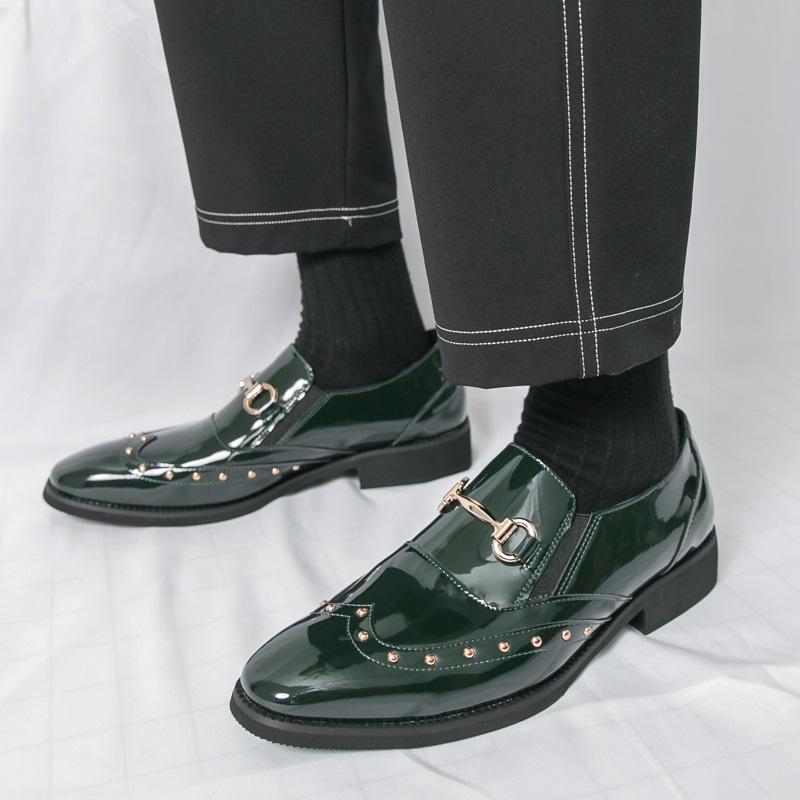 Britain Designer New Men's Pointed Rock Rivet Slip On Loafter Casual Dress Homecoming Shoes Male Formal Wedding Footwear