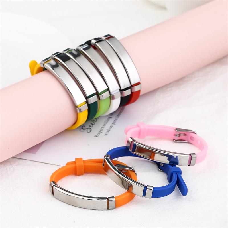 Benutzerdefiniertes Silikonarmband, individuelles Kinder-ID-Namensarmband für Mädchen, verstellbares Armband mit graviertem Namen aus Edelstahl