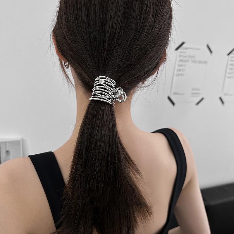 New High Ponytail Clip for Women Fashion Metal Hair Claw Girls Clamps Girl Fixed Hairpin Claw Clip Hair accessories Headwear