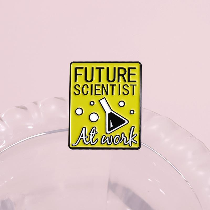 Attractive Style Cartoon Alphabet Badge Fun Chemistry Flask Design Allpurpose Metal Brooch For Summer 2024 Lovers Fashion