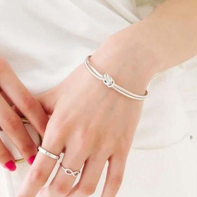 Bracelet Géométrique Ouvert Nœud Doré Design Européen & Américain pour Femmes