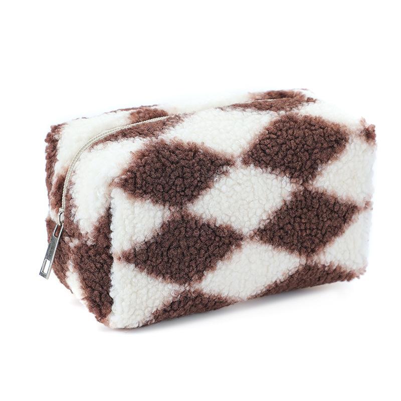 Capacity Travel Makeup Bag Portable Checkerboard Pattern Lamb Hair Storage Wash Bag for Organizing Beauty Essentials
