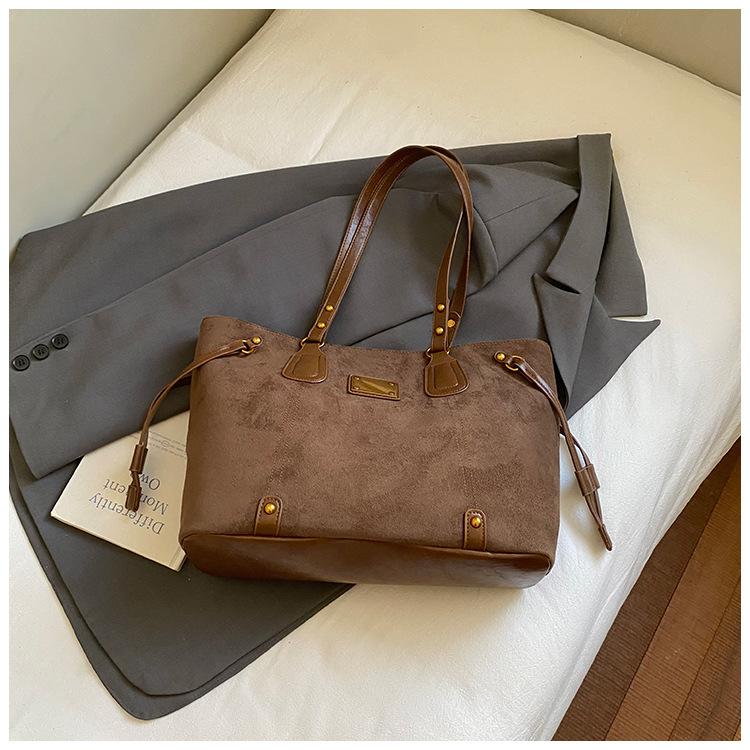 Retro style large-capacity bag women's 2025 new fashion suede tote bag simple shoulder commuter bag