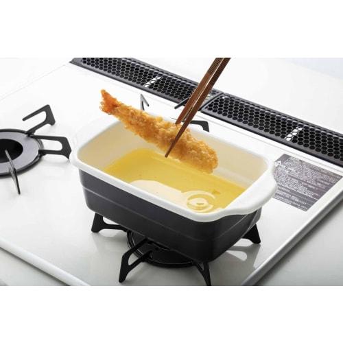 Takagi Metal Enamel Deep Fryer/Tempura Pan, Square, 28.3 X 16.1 X 8.7 Cm, Black, Maximum Oil Capacity: Approx. 1.0 L, Ideal for Longer Foods, Small, C