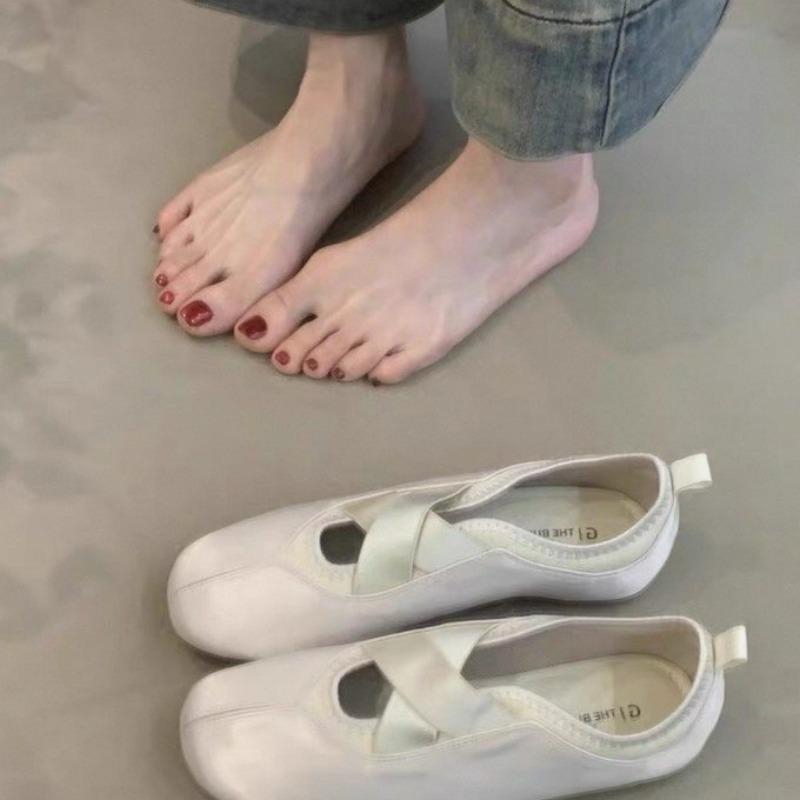 Brand Designer Women's Ballet Flats Round Toe Soft Sole Lightweight Satin 2025 Spring Sweet Dancing Shoes for Ladies