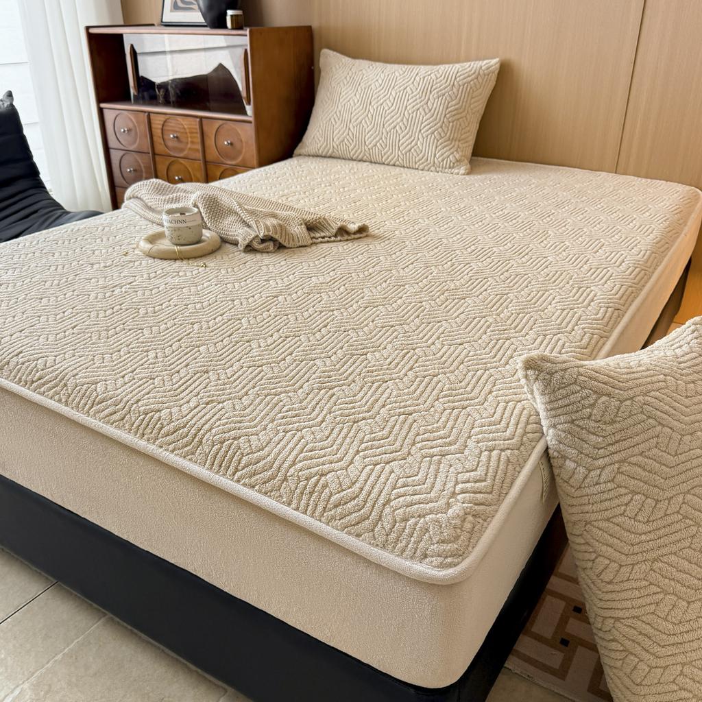 Taffeta Velvet Thickened Fitted Sheet with Pillowcases Winter Warm Plush Mattress Protector Queen Size Mattress Waterproof Cover