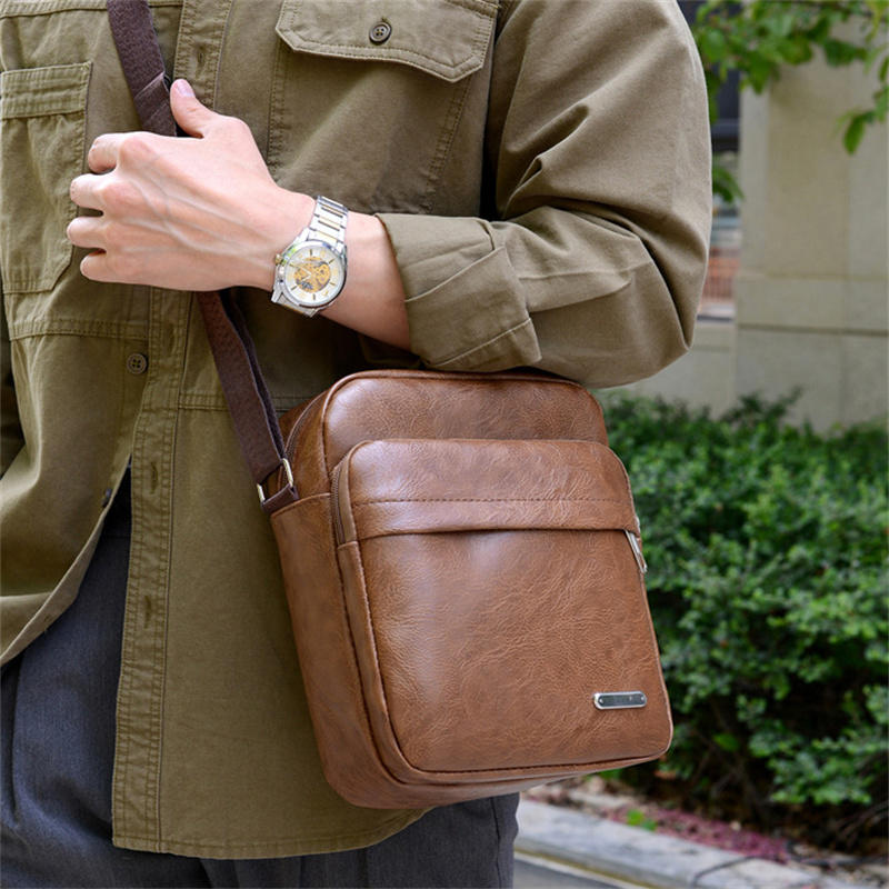 Men's Retro Crossbody Shoulder Bag Large Capacity Lightweight Business Messenger Bag for Travel Trip