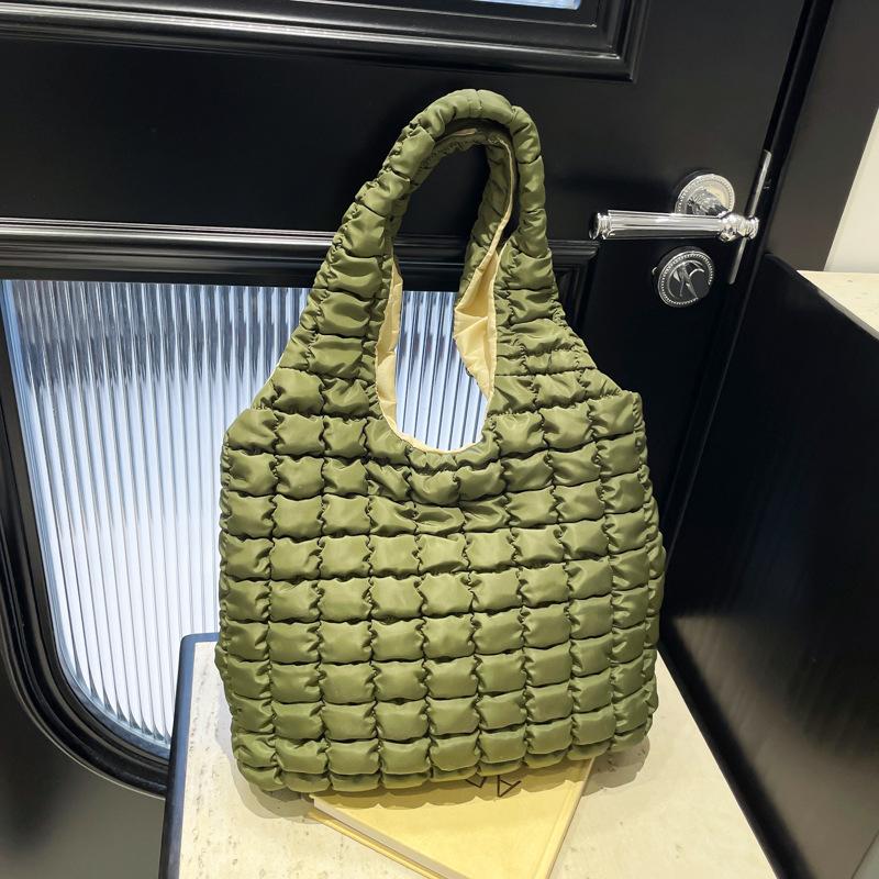 

Портативная сумка-тоут большой вместимости женская 2025 зима новая мода повседневная плетеная сумка для поездок на работу трендовая женская сумка зелёный