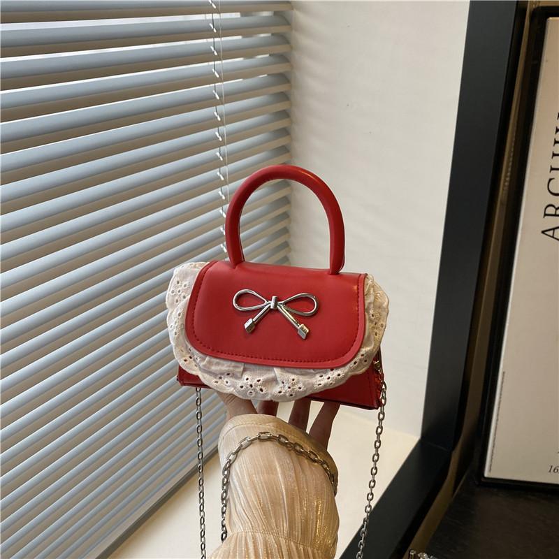 

Трендовая новая маленькая квадратная сумка с декоративным бантом, темпераментная сумочка премиальной текстуры, на плечо, кроссбоди, женская сумка красный