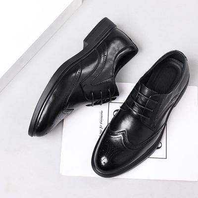 The First Layer of Cowhide New Men's Leather Shoes Brock Carved Leather Casual Men's Soft-soled Pointed Men's Shoes