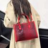 New Tote Bag Large-capacity Handbag Casual Commuting Trend Simple Crocodile Pattern Shoulder Bag