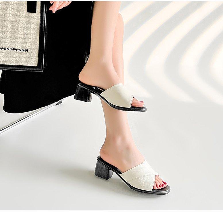 Носите ультралегкие шлепанцы с квадратным носком и средним каблуком, летние новые кожаные удобные женские туфли на высоком каблуке 35