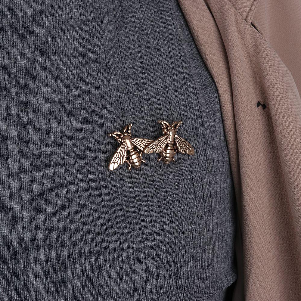 1Pair Fashion Small Retro Suit Collar Pins Men Women Metal Bee Brooches