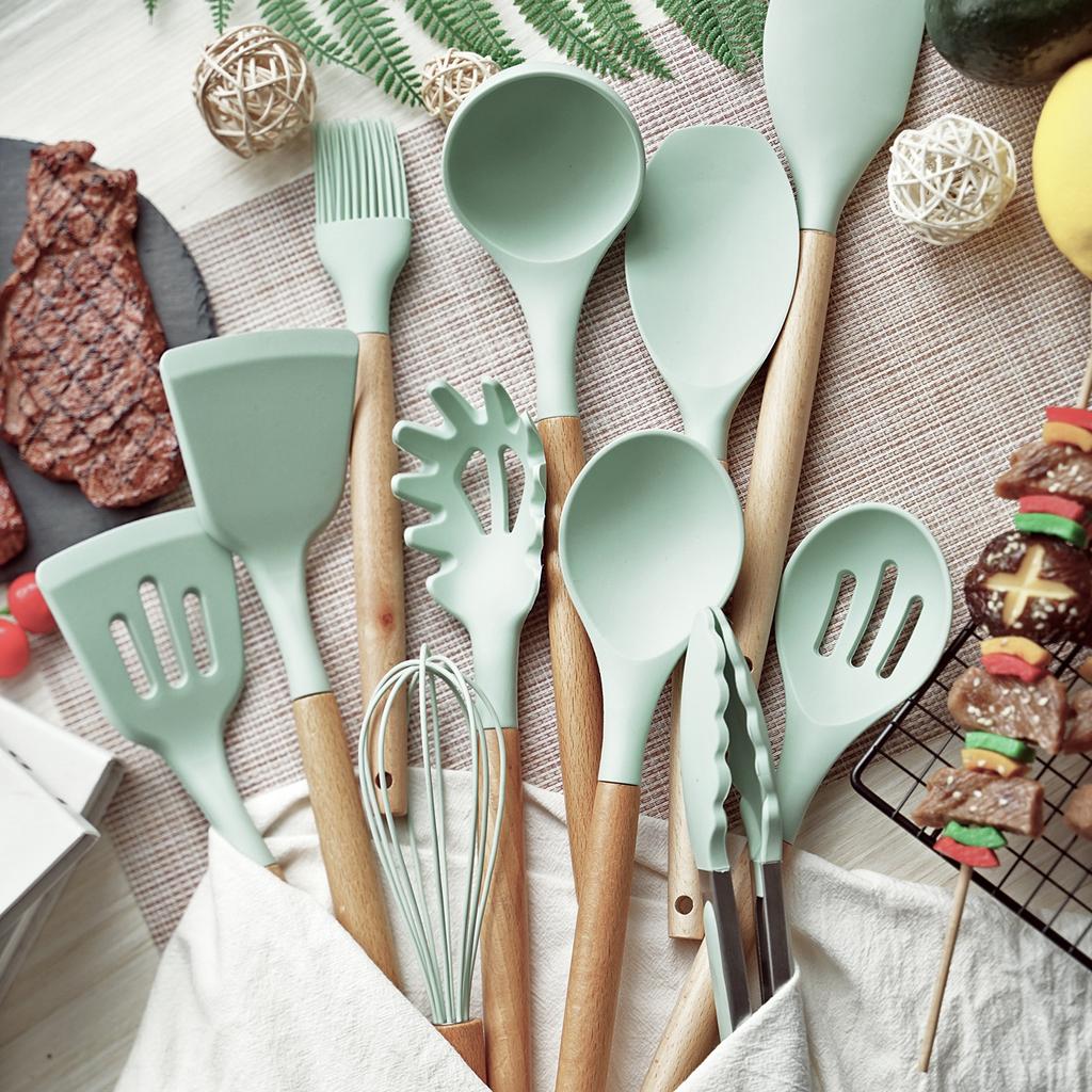 Silicone Kitchenware Cooking Utensils Set Non-stick Cookware Spatula Shovel Egg Beaters Wooden Handle Kitchen Cooking Tool