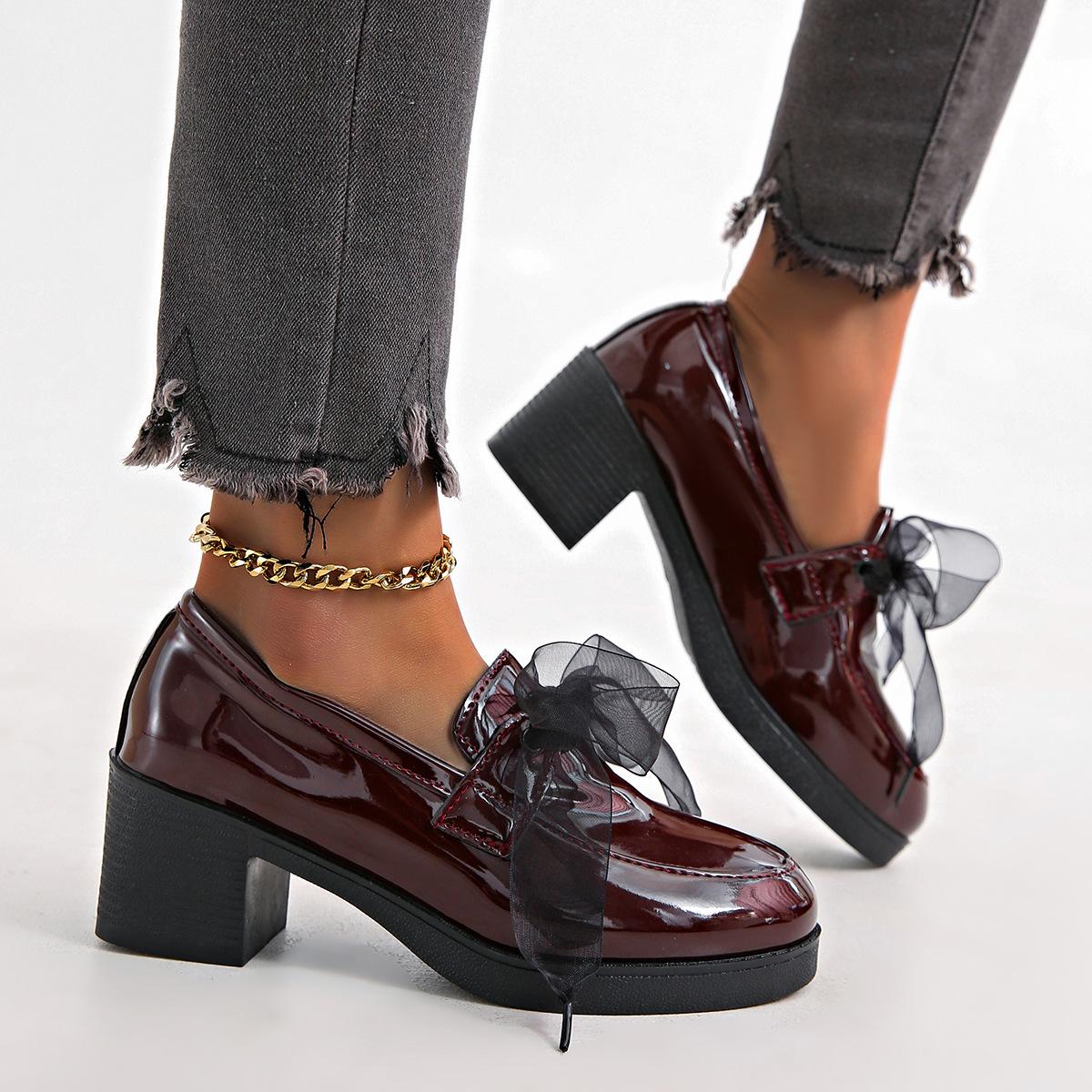 

Small leather shoes autumn and winter British style small black soft bottom flat bottom velvet thick bottom 42 бордовий