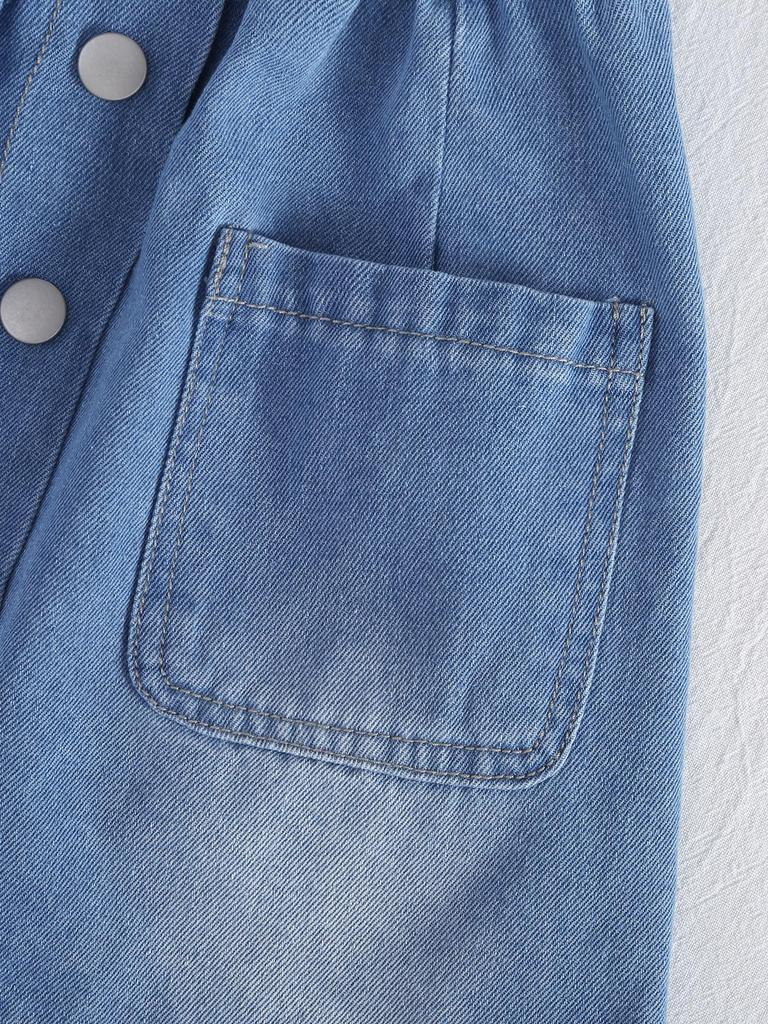 Zweiteiliges Set für Mädchen: Einfache und stilvolle rosa Weste mit Rüschenärmeln und FaltenDetails sowie ein modischer Jeansrock zum Knöpfen.
