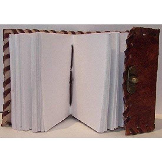 Ručně vyrobený embosovaný cestovní deník s klasickým stylem/formátem s háčkem - hnědý. Velikost 5 x 7 palců.