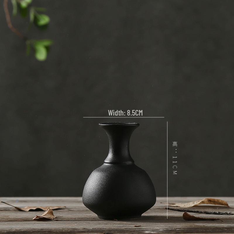 Zen Style Black Ceramic Mini Vase for Dried Flowers – Retro Chinese/Japanese Decor Ornament
