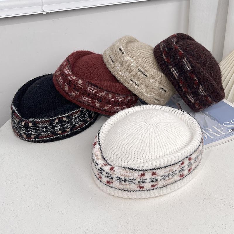 Autumn and winter new atmosphere top hat Fair Island jacquard knitted stewardess hat medicine box hat knitted melon fur hat sailor hat