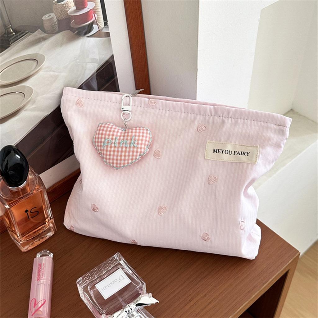 Heart Embroidered Pouch Versatile Large Capacity Makeup Bag Zipper Makeup Bag Fresh Cosmetic Storage Bag For Home Use Daily