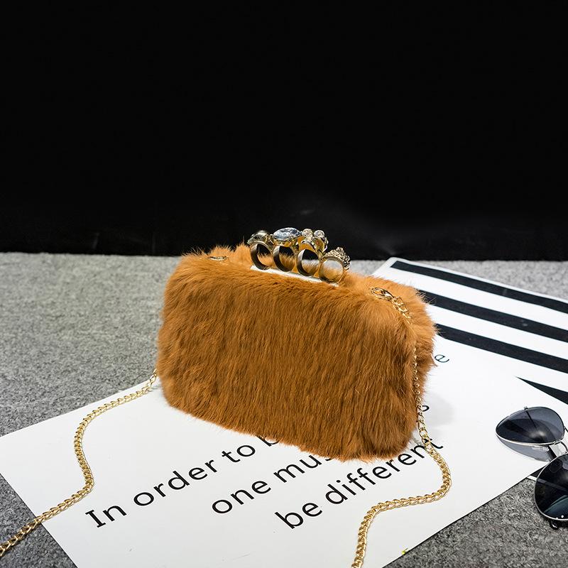 

New rabbit fur dinner bag trendy shoulder messenger bag temperament hand in hand small bag trendy women s bag