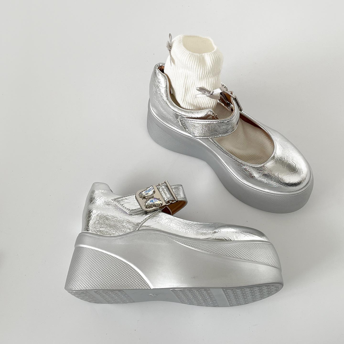 

Black retro premium French platform shallow mouth single shoes women s summer 2025 new with skirt versatile Mary Jane shoes 39 серебряный