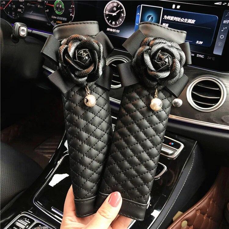 

2 шт. Автомобільний захисний чохол для ременя безпеки з квіткою камелії Наплечник із штучної шкіри Стильний автомобільний чохол для ременя безпеки Автомобільні аксесуари для жінок 2cps black