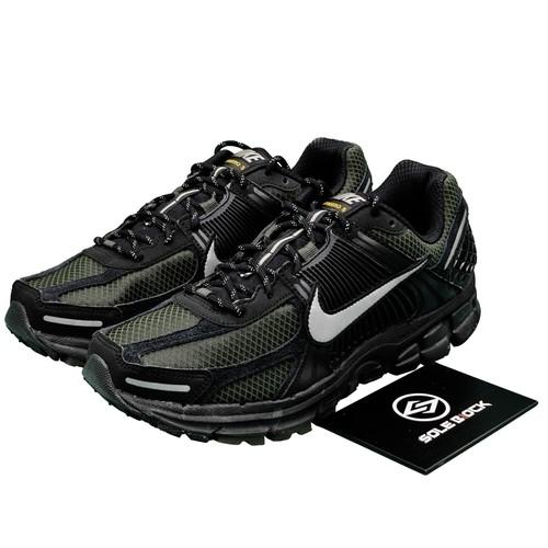 

Nike Air Zoom Vomero 5 Black Sequoia HV2527-001 Unisex EU 40.5 армия зеленый