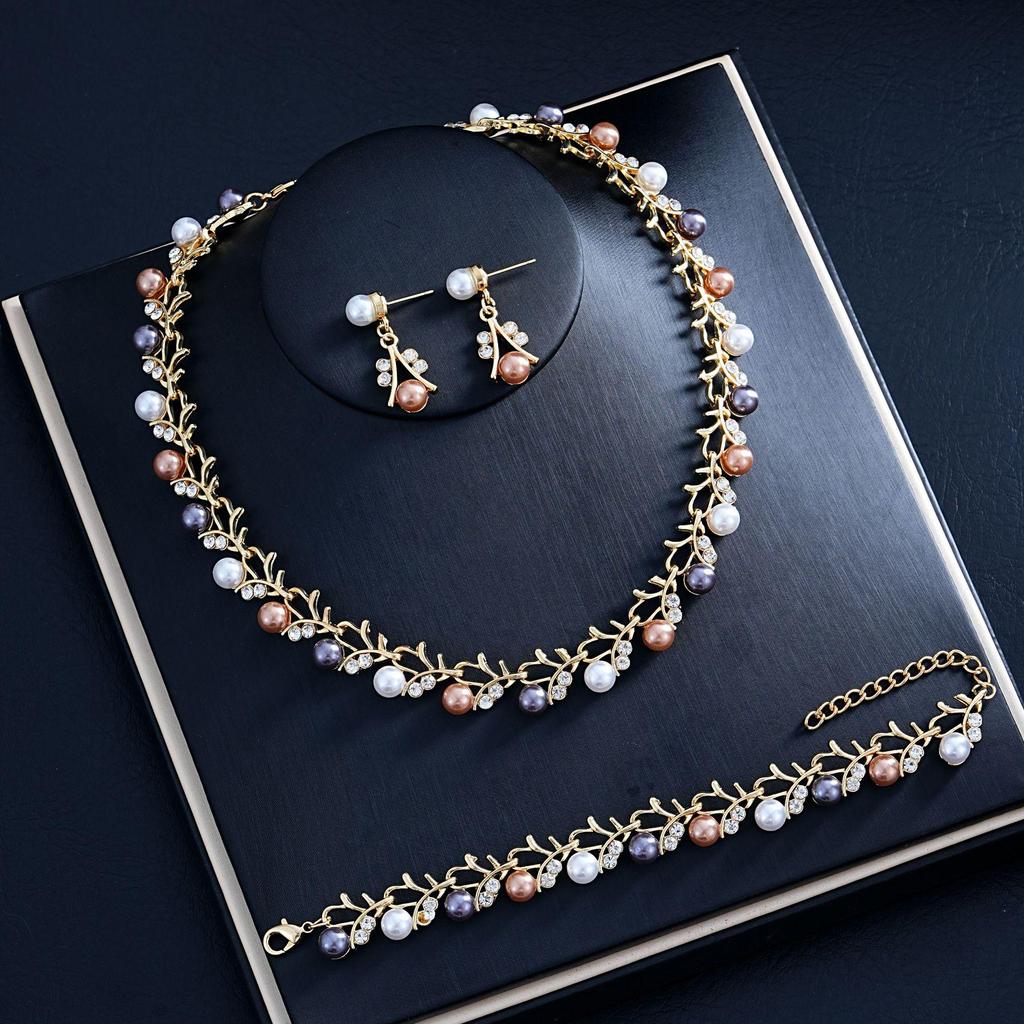 Elegant Pearl Bridal Jewelry Set: Necklace & Earrings