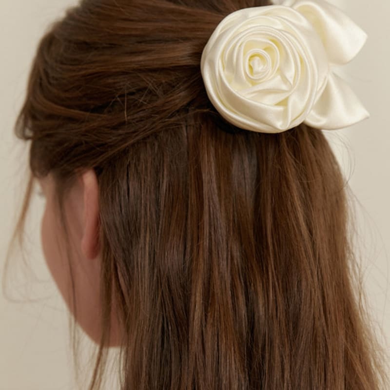 Tatiana Silky Rose Hair String HB2257