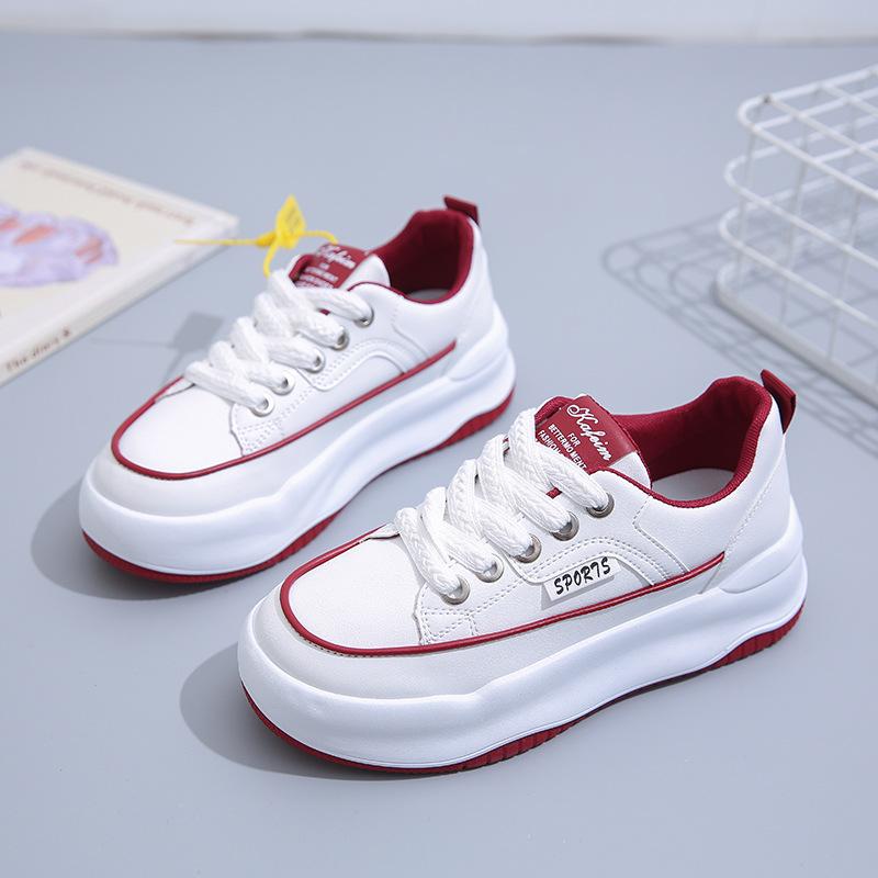 2024 őszi új női magasított vastag talpú puha talpú retro fehér cipő Alkalmi sportcipők