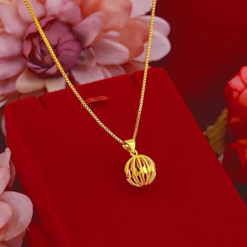 Gold Hydrangea Hollow Box Chain Necklace for Women - Exquisite, Versatile Clavicle Jewelry