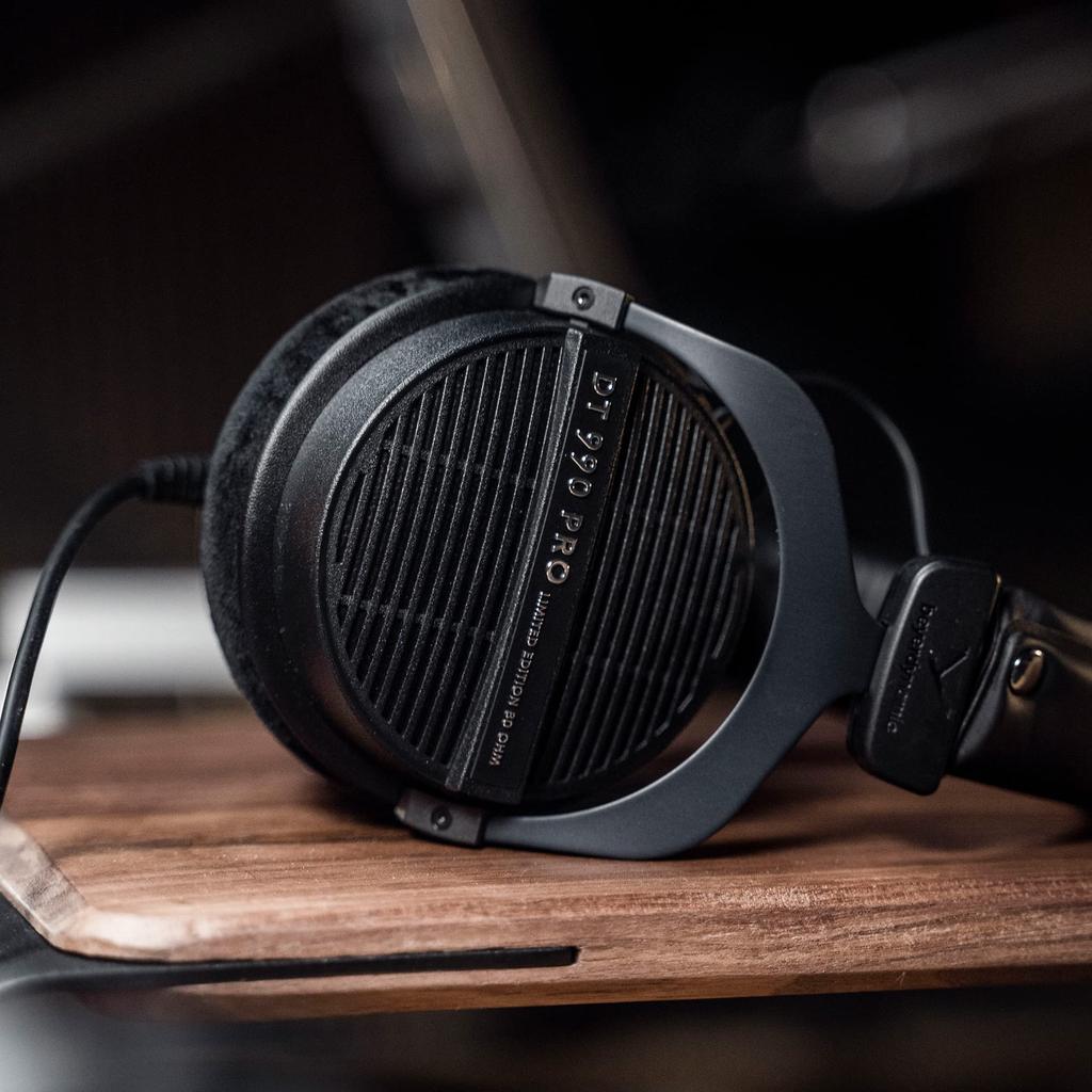 beyerdynamic Dt 990 Pro Studio Monitor Headphones Open Back Stereo Construction Wired 80 Ohm Black Over-Ear - (Limited Edition)