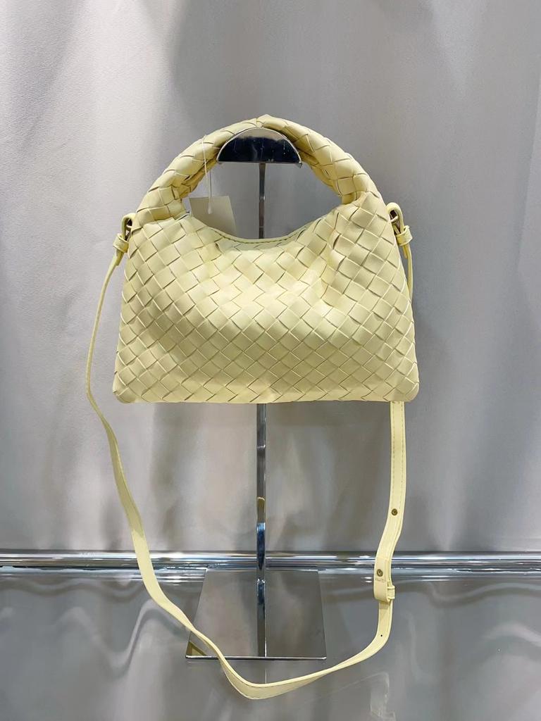 Woven shoulder bag underarm bag spring and summer new bag women's bag handmade high-texture dumpling bag tide