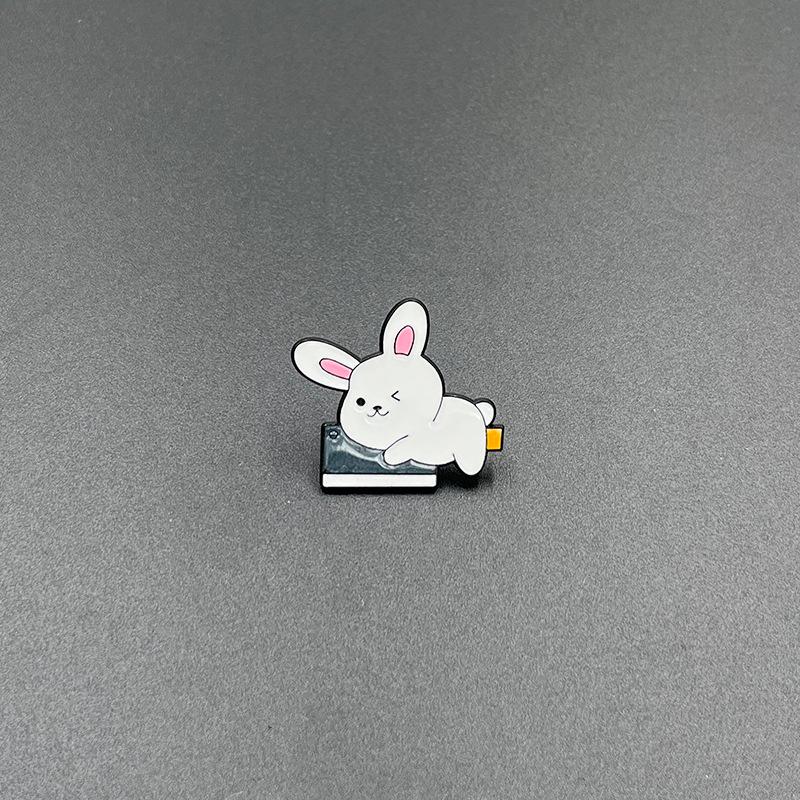 White Rabbit Cartoon Brooch Drip Oil Alloy Accessories