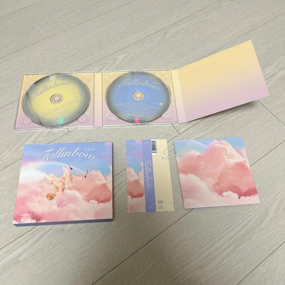 

Kim Jae-joong Heroic Jae-joong Sells B-type Fallinbow Albums