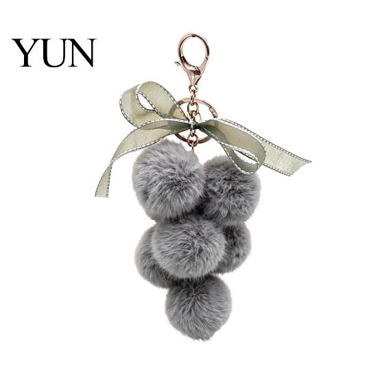 Grape Plushie Charm Plush Keychain for Handbags, Fuzzy Cluster Bag with Bow Bow, Decorative Fluffy Ball Keyring Backpacks and Purses Fruit