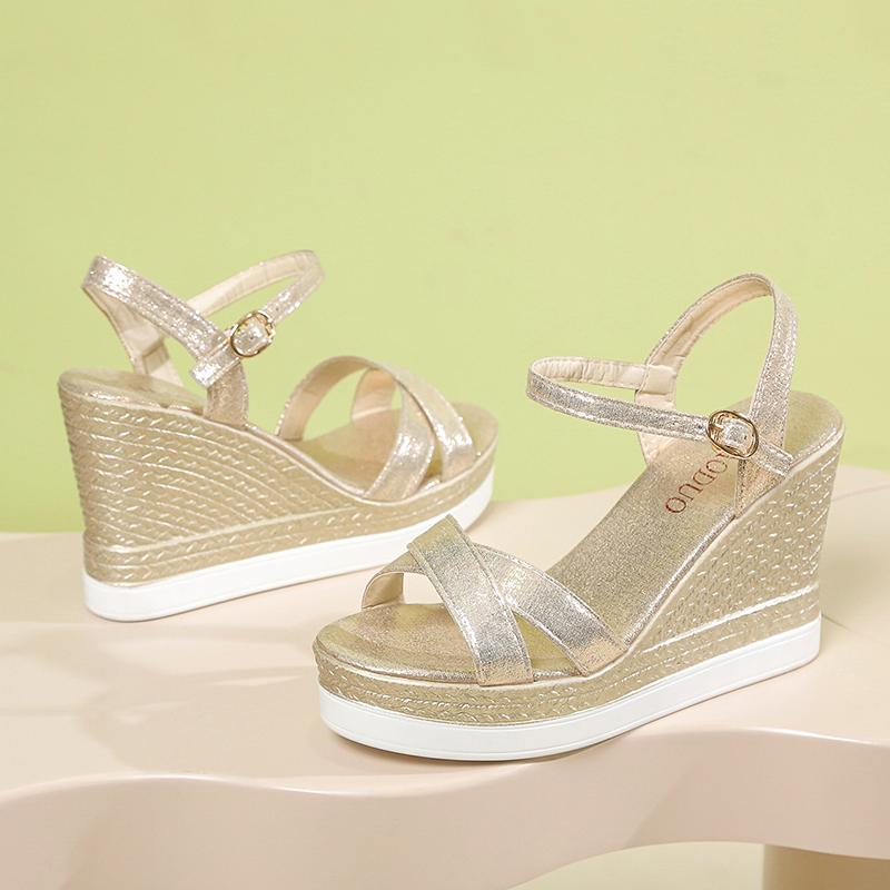 Fashion Fashion Transparent Small Wedge Sandals 2024 Summer Women's Fashion Sandals Women's Flat Sandals